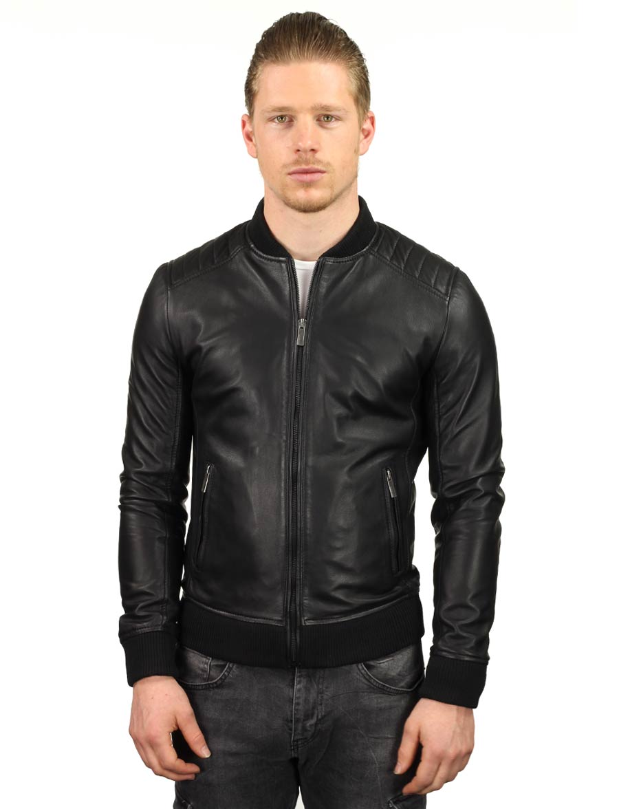 hombre-chaqueta-bomber-cuero-negro-versano-tr48-modelo