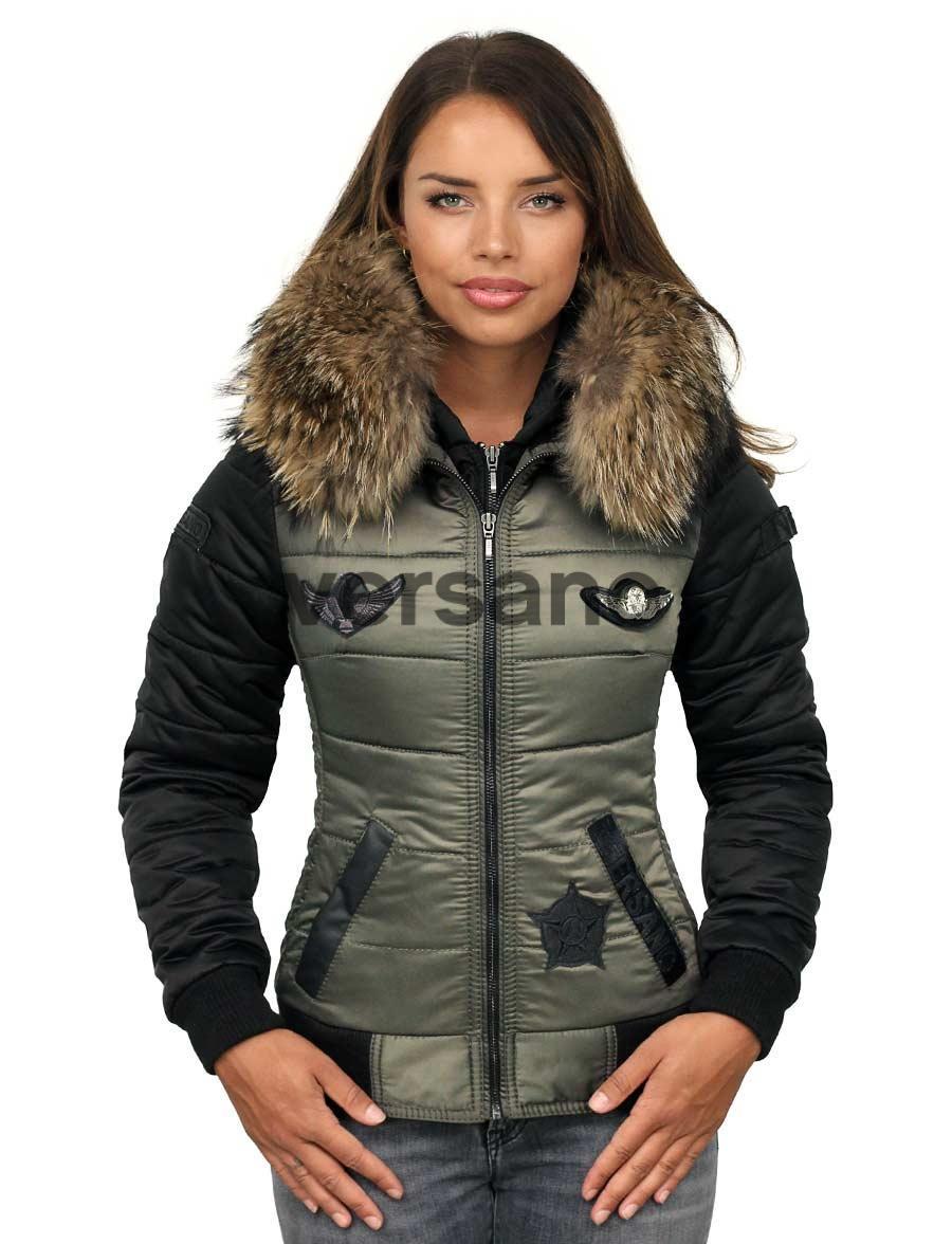abrigo-invierno-mujer-cuello-piel-con-insignias-versano-zara-verde-militar-negro-modelo1